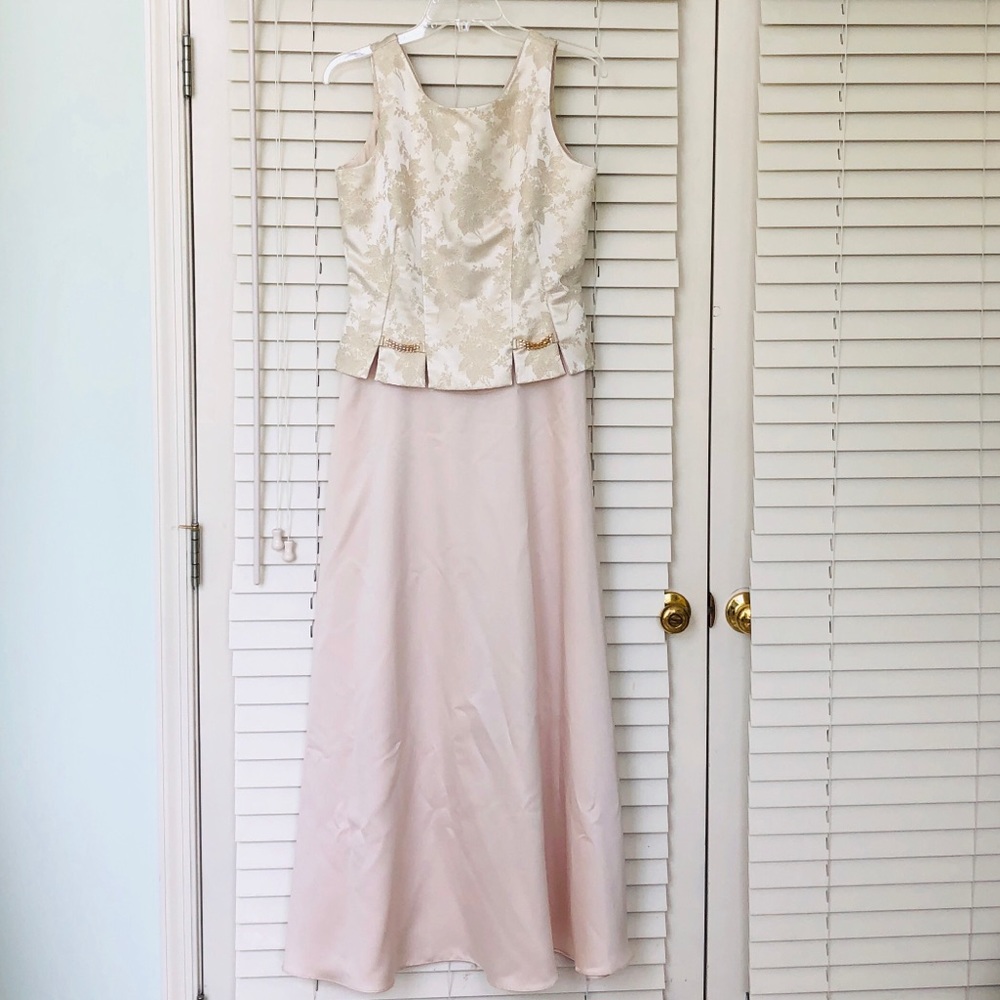 NWT Sleeveless Off White Gown Dress 8-10 Formal